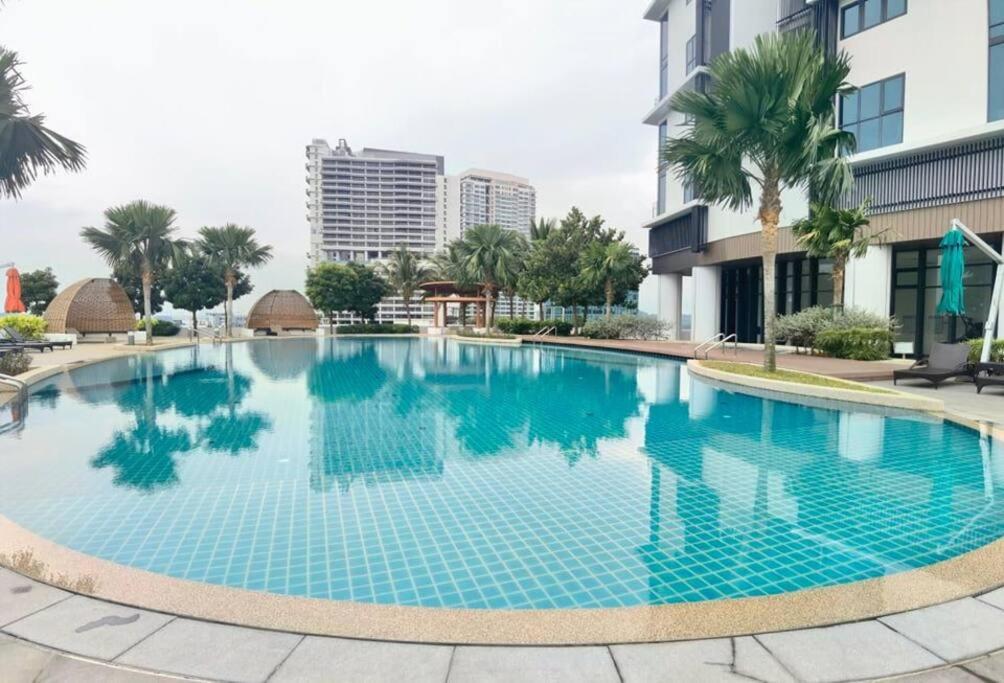 C0704 Almas Suite Seaview & Netflix Stay Nusajaya  Bagian luar foto